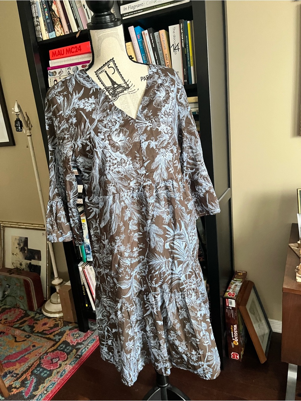 SAIPH Women’s Floral V-Neck Tiered Dress in Brown and Light Blue XL